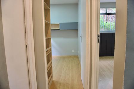 Corredor de apartamento para alugar com 2 quartos, 51m² em Buritis, Belo Horizonte