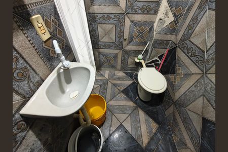 Casa para alugar com 49m², 2 quartos e sem vaga Casa para alugar com 49m², 2 quartos e sem vagaBanheiro social