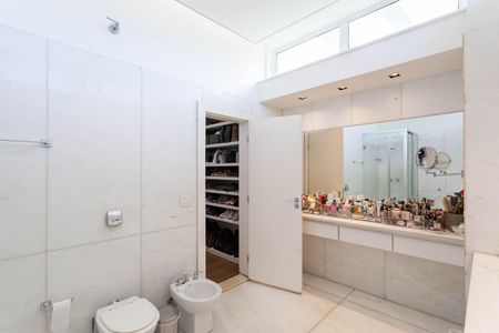 Banheiro da suíte master de casa à venda com 4 quartos, 1000m² em Bandeirantes (pampulha), Belo Horizonte