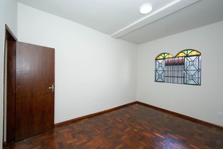 Casa para alugar com 360m², 5 quartos e 7 vagasQUARTO3