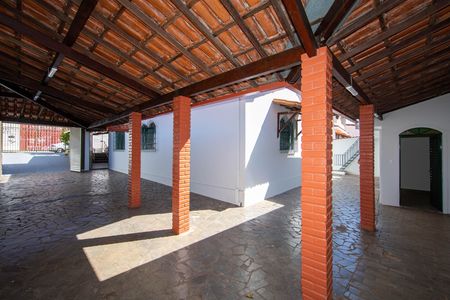 Casa para alugar com 360m², 5 quartos e 7 vagasAREA EXTERNA
