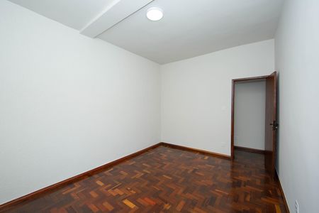 Casa para alugar com 360m², 5 quartos e 7 vagasQUARTO3