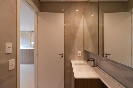 Apartamento à venda com 47m², 2 quartos e 1 vaga Apartamento à venda com 47m², 2 quartos e 1 vagaBanheiro