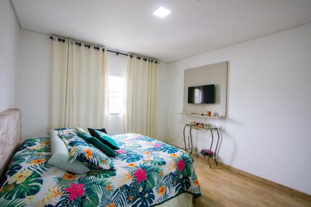 Casa à venda com 250m², 4 quartos e 4 vagasQuarto 1 - Suíte