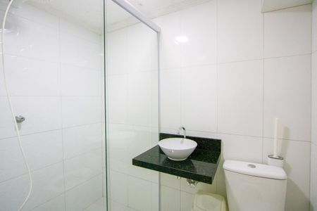 Casa à venda com 250m², 4 quartos e 4 vagasBanheiro do quarto 2