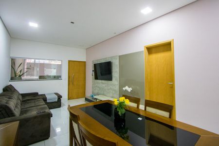 Casa à venda com 4 quartos, 250m² em Santa Maria, Santo André
