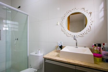 Casa à venda com 250m², 4 quartos e 4 vagasBanheiro do quarto 4