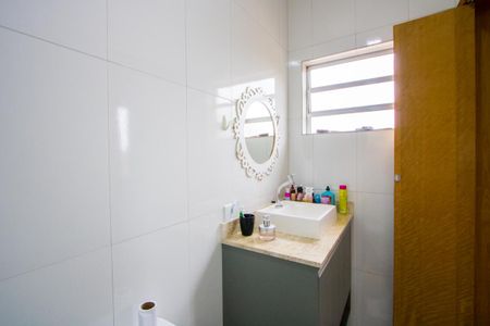 Casa à venda com 250m², 4 quartos e 4 vagasBanheiro do quarto 4