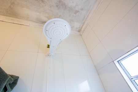 Casa à venda com 250m², 4 quartos e 4 vagasBanheiro do quarto 1