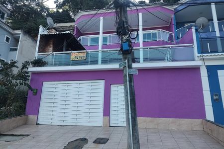 Casa de condomínio para alugar com 247m², 4 quartos e 2 vagas Casa de condomínio para alugar com 247m², 4 quartos e 2 vagasFachada