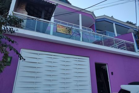 Casa de condomínio para alugar com 247m², 4 quartos e 2 vagas Casa de condomínio para alugar com 247m², 4 quartos e 2 vagasFachada