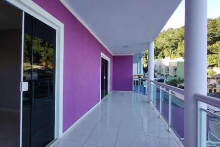 Casa de condomínio para alugar com 247m², 4 quartos e 2 vagas Casa de condomínio para alugar com 247m², 4 quartos e 2 vagasVaranda