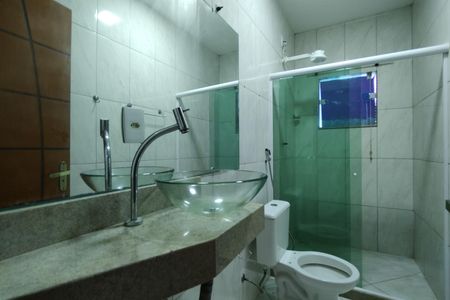 Casa de condomínio para alugar com 247m², 4 quartos e 2 vagas Casa de condomínio para alugar com 247m², 4 quartos e 2 vagasBanheiro Social 2