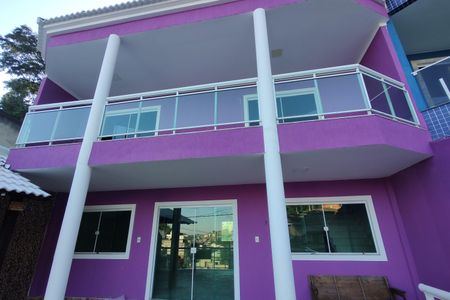 Casa de condomínio para alugar com 247m², 4 quartos e 2 vagas Casa de condomínio para alugar com 247m², 4 quartos e 2 vagasFachada