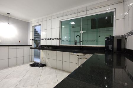 Casa de condomínio para alugar com 247m², 4 quartos e 2 vagas Casa de condomínio para alugar com 247m², 4 quartos e 2 vagasCozinha