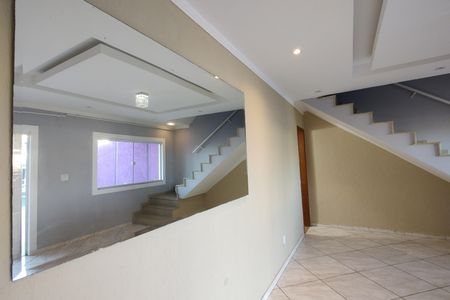 Casa de condomínio para alugar com 247m², 4 quartos e 2 vagas Casa de condomínio para alugar com 247m², 4 quartos e 2 vagasSala