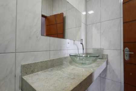 Casa de condomínio para alugar com 247m², 4 quartos e 2 vagas Casa de condomínio para alugar com 247m², 4 quartos e 2 vagasBanheiro da Suíte