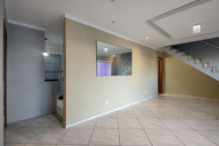 Casa de condomínio para alugar com 247m², 4 quartos e 2 vagas Casa de condomínio para alugar com 247m², 4 quartos e 2 vagasSala