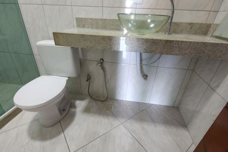 Casa de condomínio para alugar com 247m², 4 quartos e 2 vagas Casa de condomínio para alugar com 247m², 4 quartos e 2 vagasBanheiro da Suíte