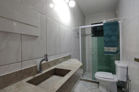 Casa de condomínio para alugar com 247m², 4 quartos e 2 vagas Casa de condomínio para alugar com 247m², 4 quartos e 2 vagasBanheiro Social