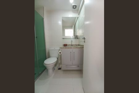 Banheiro de apartamento para alugar com 1 quarto, 37m² em Vila Buarque, São Paulo