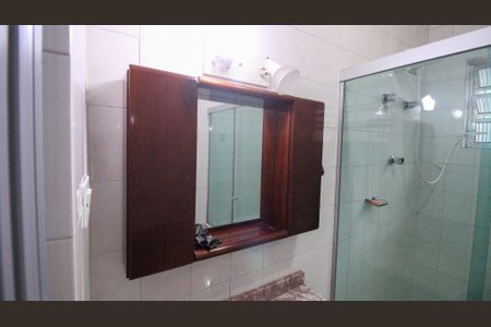 Casa de condomínio para alugar com 140m², 4 quartos e 2 vagasBanheiro 
