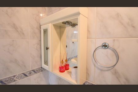 Casa de condomínio para alugar com 140m², 4 quartos e 2 vagasBanheiro da Suíte 1