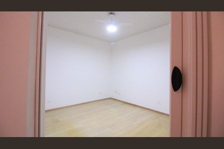 Casa de condomínio para alugar com 140m², 4 quartos e 2 vagasSuíte 1