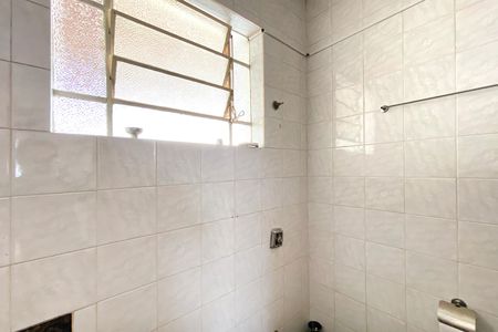 Casa à venda com 300m², 2 quartos e 2 vagasBanheiro