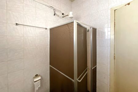 Casa à venda com 300m², 2 quartos e 2 vagasBanheiro
