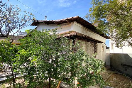 Casa à venda com 300m², 2 quartos e 2 vagasQuintal