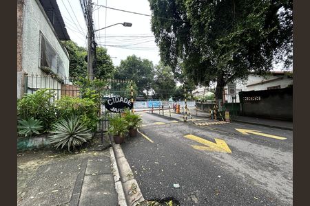 Casa à venda com 230m², 3 quartos e 2 vagasPortaria