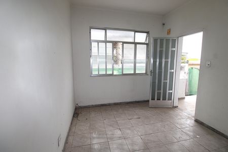 Sala de casa à venda com 3 quartos, 230m² em Inhaúma, Rio de Janeiro