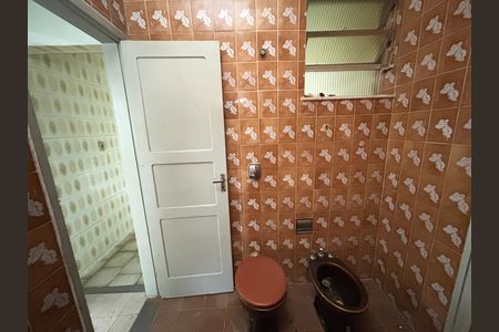 Casa à venda com 230m², 3 quartos e 2 vagasBanheiro