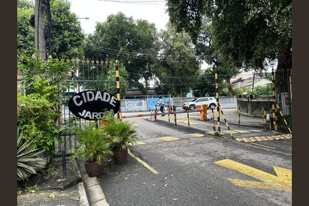 Casa à venda com 230m², 3 quartos e 2 vagasPortaria
