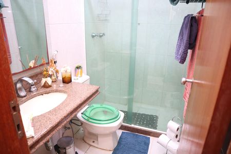 Apartamento à venda com 80m², 2 quartos e 2 vagasBANHEIRO 2