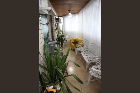 Apartamento à venda com 80m², 2 quartos e 2 vagasVARANDA