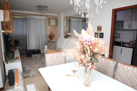 Apartamento à venda com 80m², 2 quartos e 2 vagasSALA