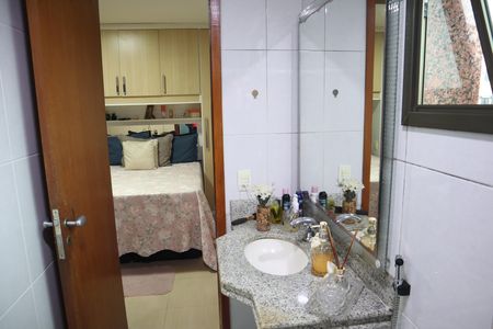Apartamento à venda com 80m², 2 quartos e 2 vagasBANHEIRO 1