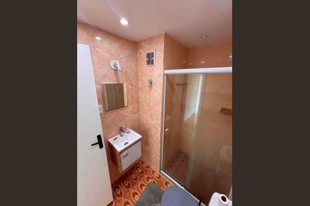 Apartamento para alugar com 65m², 2 quartos e sem vagaBanheiro