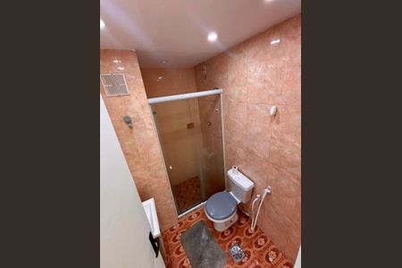 Apartamento para alugar com 65m², 2 quartos e sem vagaBanheiro