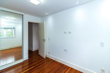 Apartamento para alugar com 223m², 4 quartos e 2 vagasSuíte 2