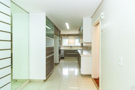 Apartamento para alugar com 223m², 4 quartos e 2 vagasCozinha
