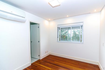 Apartamento para alugar com 223m², 4 quartos e 2 vagasSuíte 1
