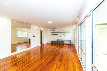 Apartamento para alugar com 223m², 4 quartos e 2 vagasSala
