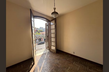 Casa para alugar com 214m², 4 quartos e 4 vagas Casa para alugar com 214m², 4 quartos e 4 vagasQuarto 1
