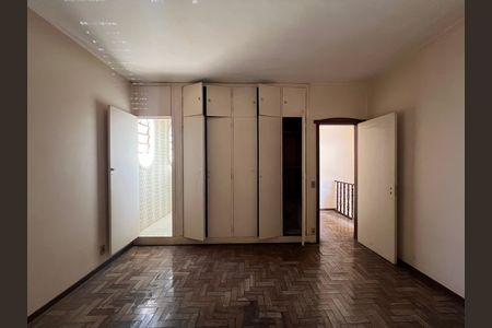 Casa para alugar com 214m², 4 quartos e 4 vagas Casa para alugar com 214m², 4 quartos e 4 vagasQuarto Suíte