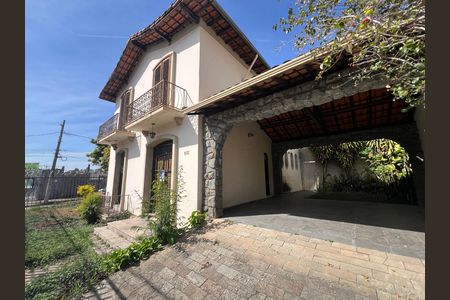 Casa para alugar com 4 quartos, 214m² em São José, Belo Horizonte