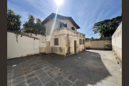 Quintal de casa para alugar com 4 quartos, 214m² em São José, Belo Horizonte