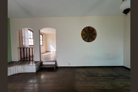 Casa para alugar com 214m², 4 quartos e 4 vagas Casa para alugar com 214m², 4 quartos e 4 vagasSala